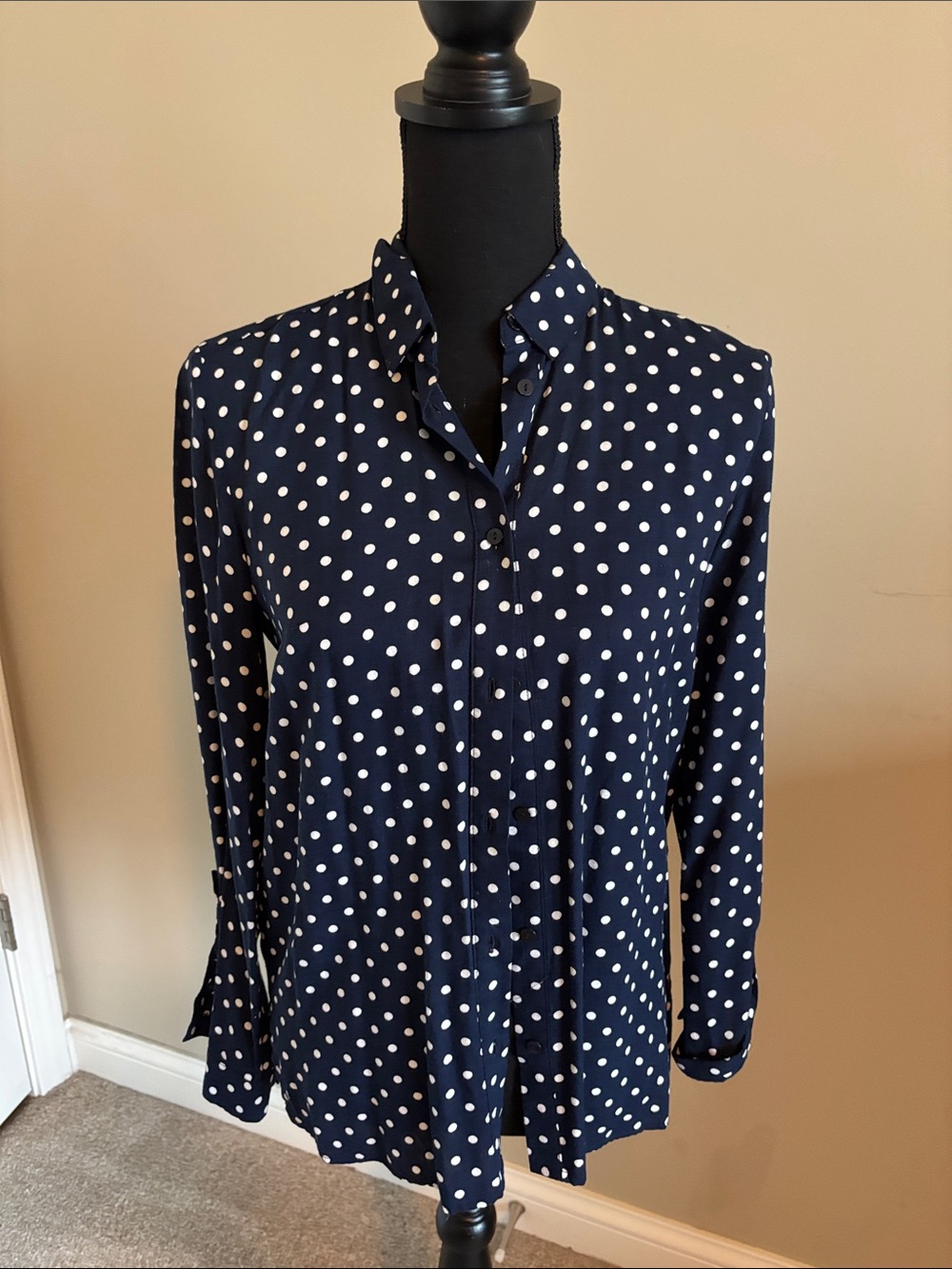 DIVIDED Polka Dot Navy Button-Up Blouse - Classic and Casual. Women’s 4. EUC - Picture 3 of 10